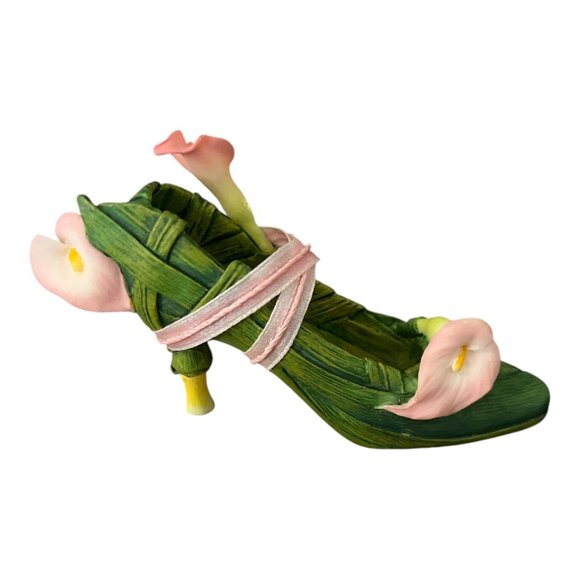 Just the Right Shoe by Raine – "Shoes on Sale" Calla Lily Figurine – 1999 with O - Picture 1 of 7